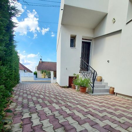 Appartement Meuble Avec Deux Chambres 물랭 외부 사진