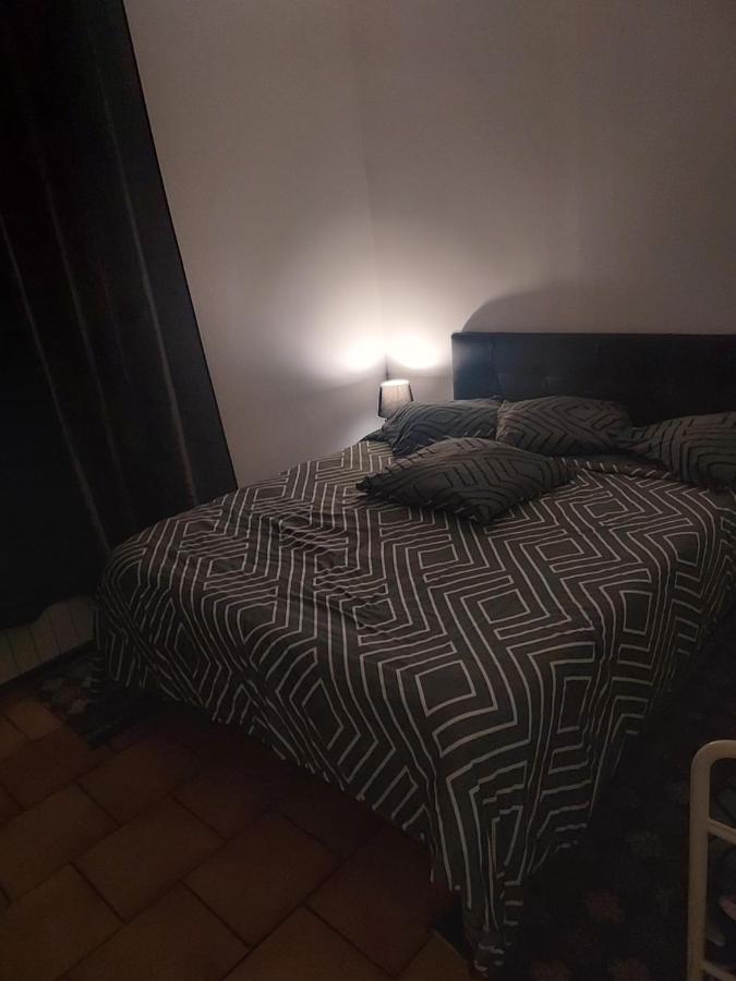 Appartement Meuble Avec Deux Chambres 물랭 외부 사진