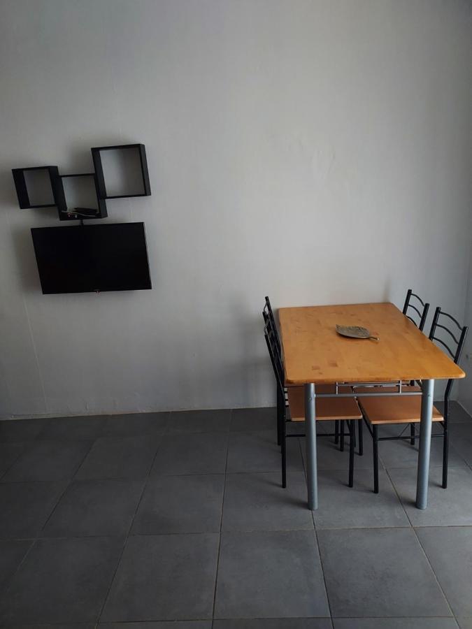 Appartement Meuble Avec Deux Chambres 물랭 외부 사진