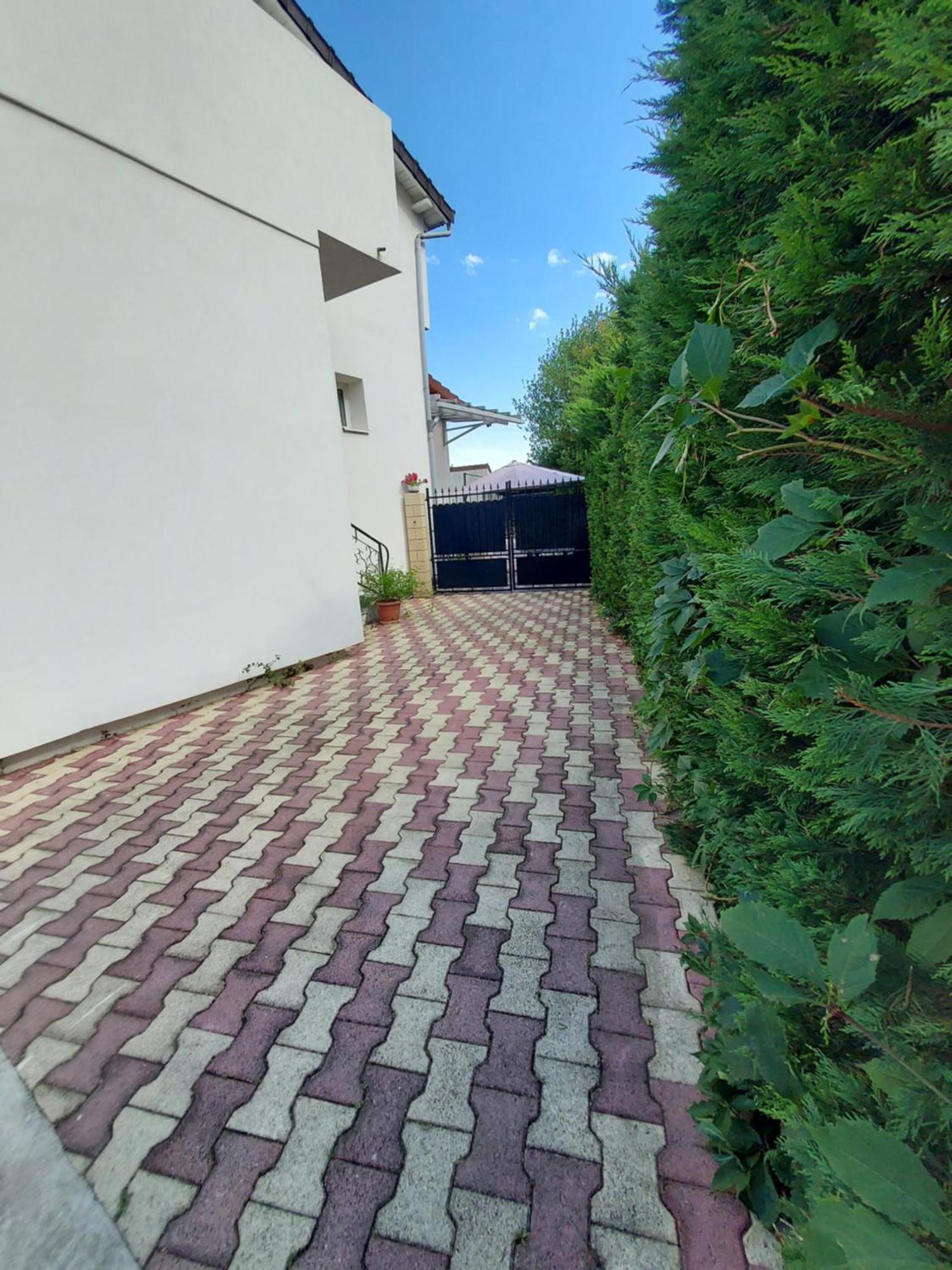 Appartement Meuble Avec Deux Chambres 물랭 외부 사진